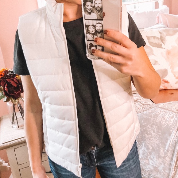 LOFT white puffer vest nwot size small - Picture 3 of 3